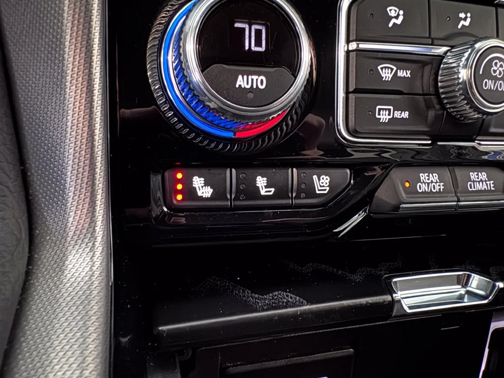 2024 GMC Yukon Denali - Photo 26