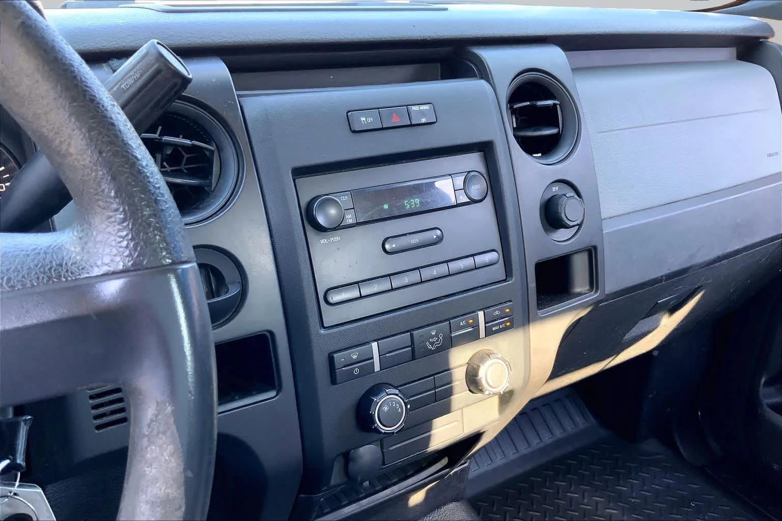 Used 2014 Ingot Silver Metallic Ford XL image 6