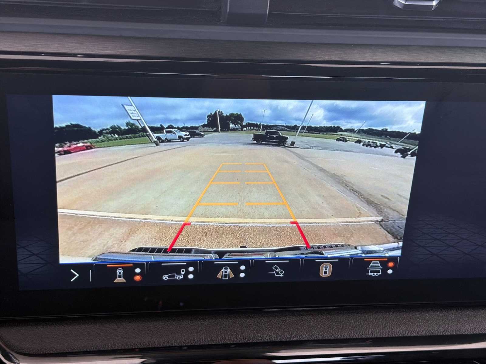 Used 2025 Summit White GMC AT4 image 15