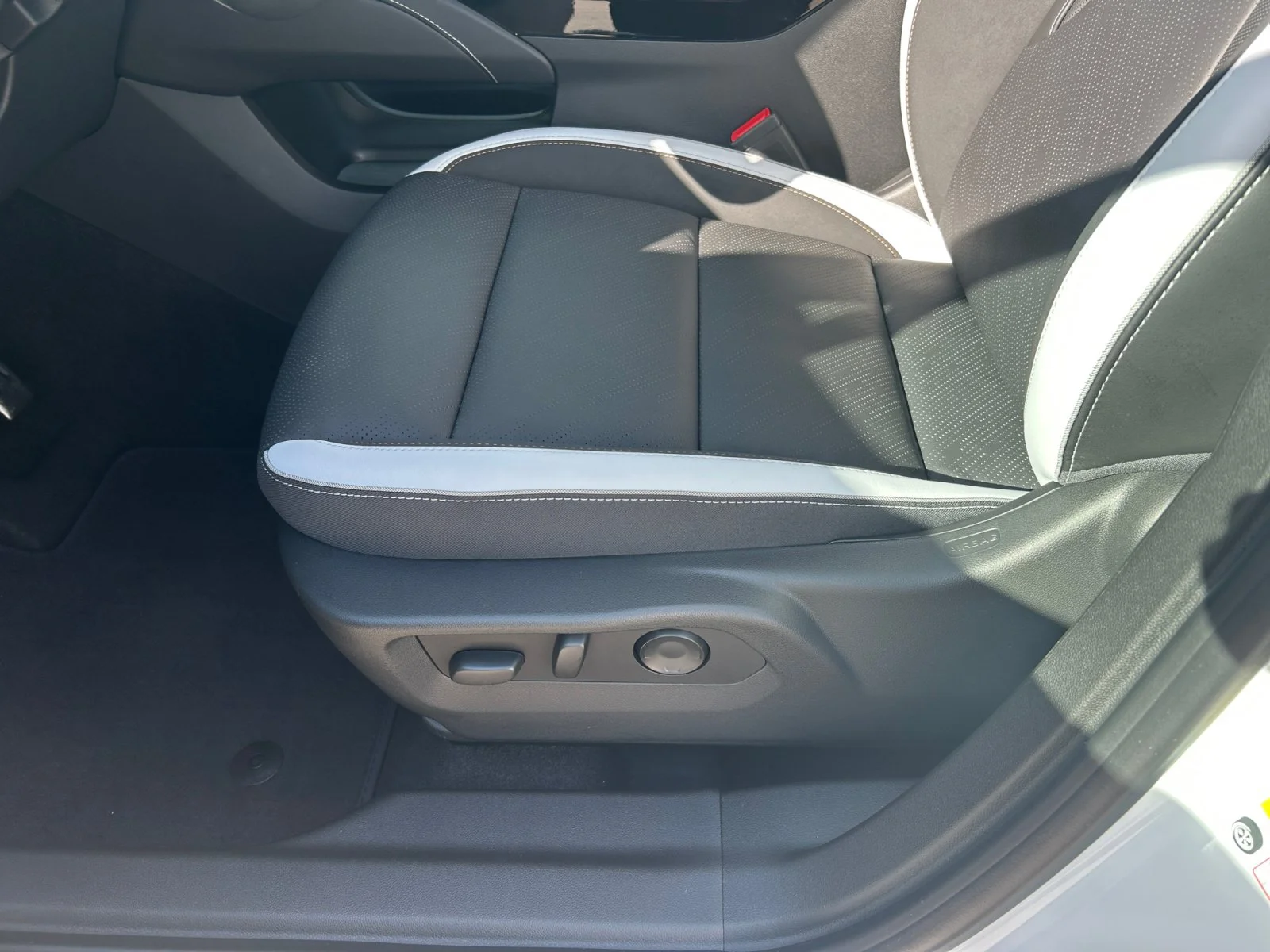 New 2026 Summit White Buick Sport Touring AWD image 15