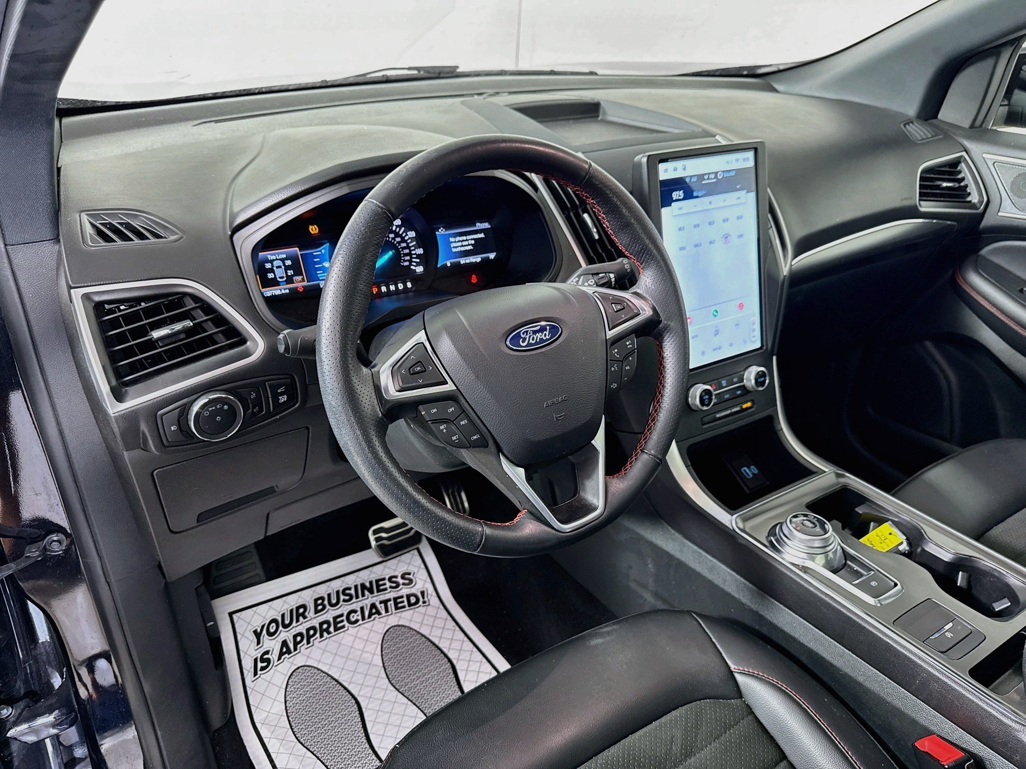 Used 2024 Agate Black Metallic Ford ST-Line image 9