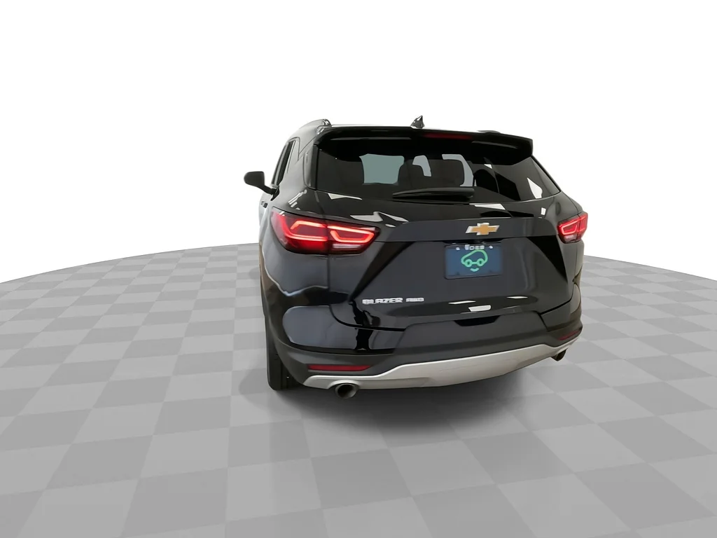 Used 2025 Black Chevrolet LT image 8