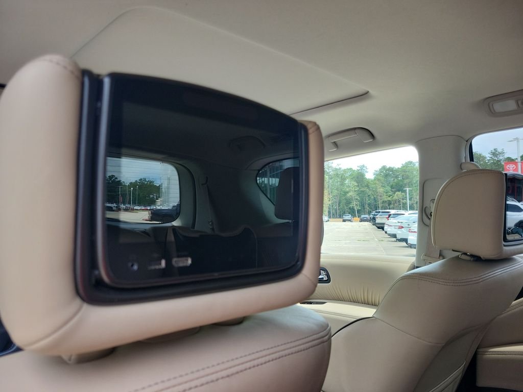 Used 2021 Black Nissan Platinum image 29