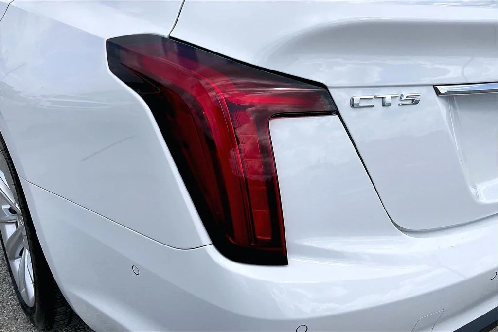 Used 2025 White Cadillac Premium Luxury image 20