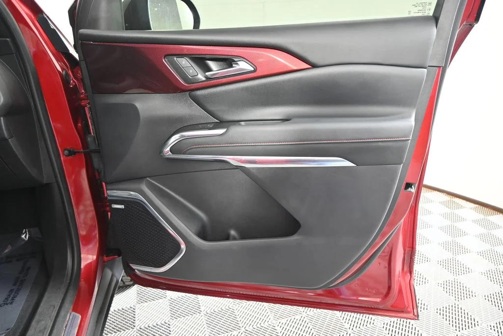 Used 2024 Red Chevrolet Z71 image 12