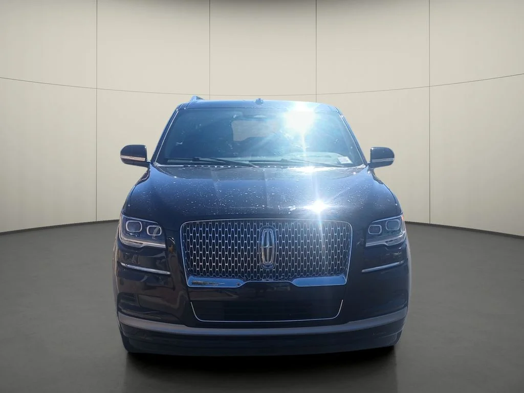 Used 2023 Black Lincoln Reserve image 2