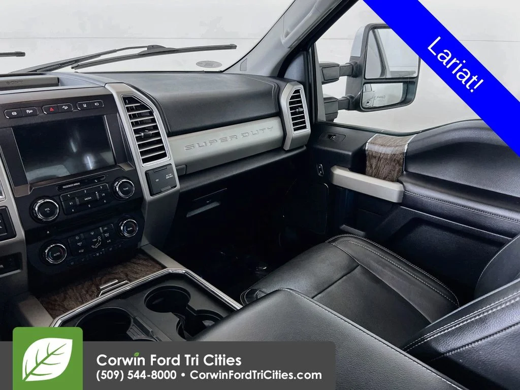 Used 2017 Shadow Black Ford Lariat image 27