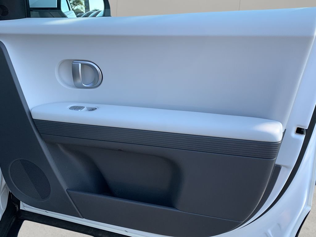2024 Hyundai IONIQ 5 SE - Photo 31