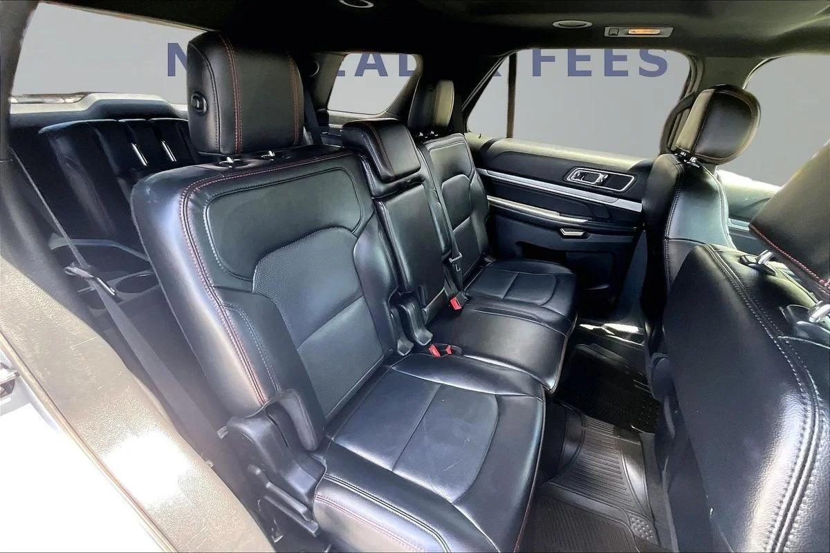 Used 2017  Ford Sport image 25