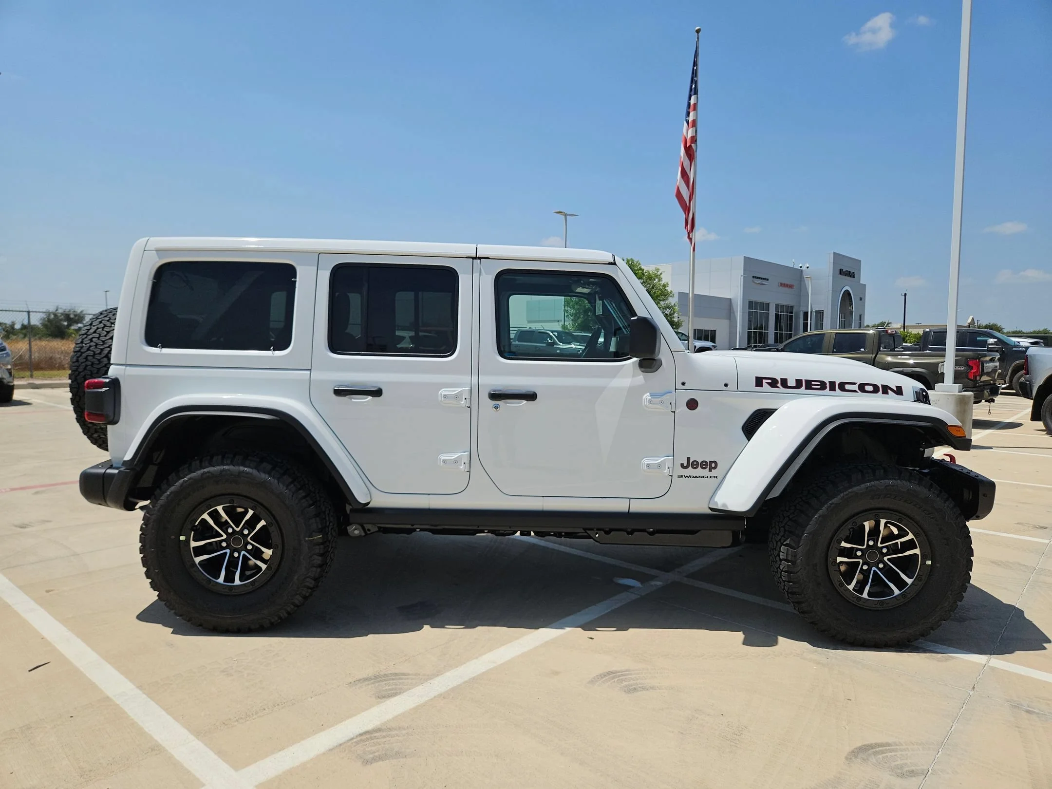 New 2026 Bright White Clearcoat Jeep Rubicon X image 2