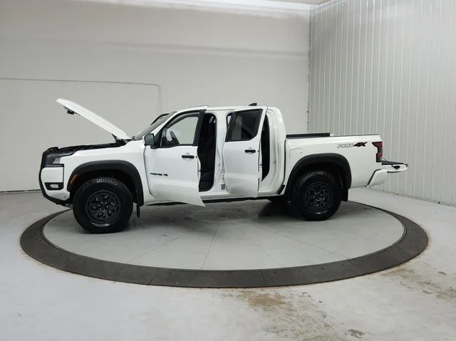 New 2027 White Nissan PRO-4X image 13
