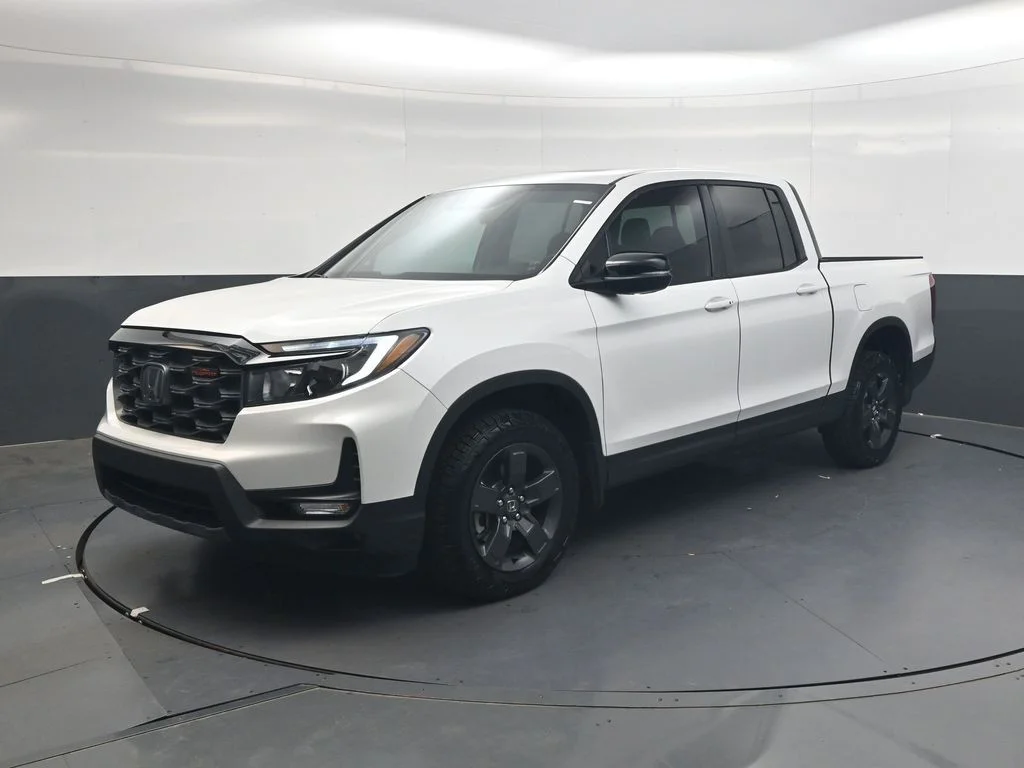 Certified Used 2026 Platinum White Pearl Honda TrailSport image 8