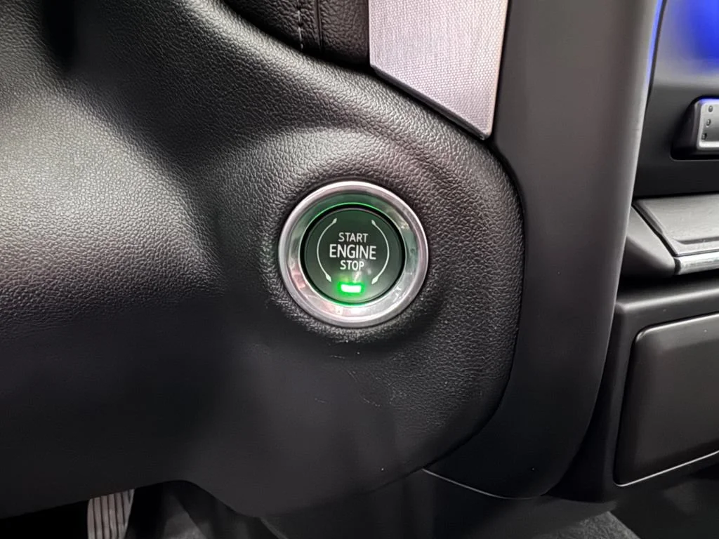 Used 2020 ONYX BLACK GMC Elevation image 22