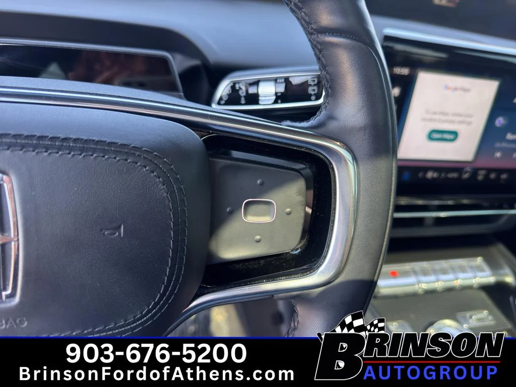 Used 2024 White Platinum Metallic Tri-Coat Lincoln Premiere image 28