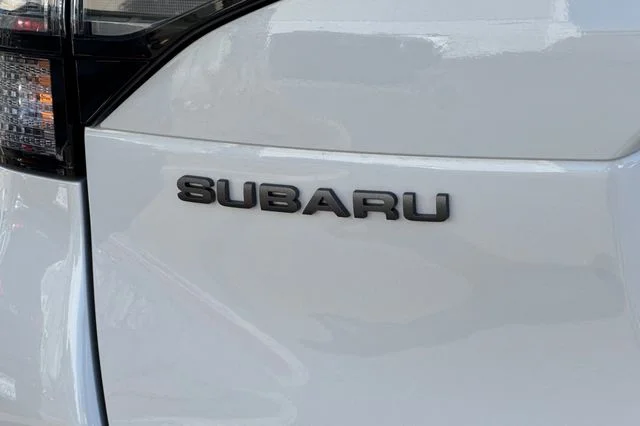 New 2026 CRYSTAL WHITE PEARL Subaru Limited image 24