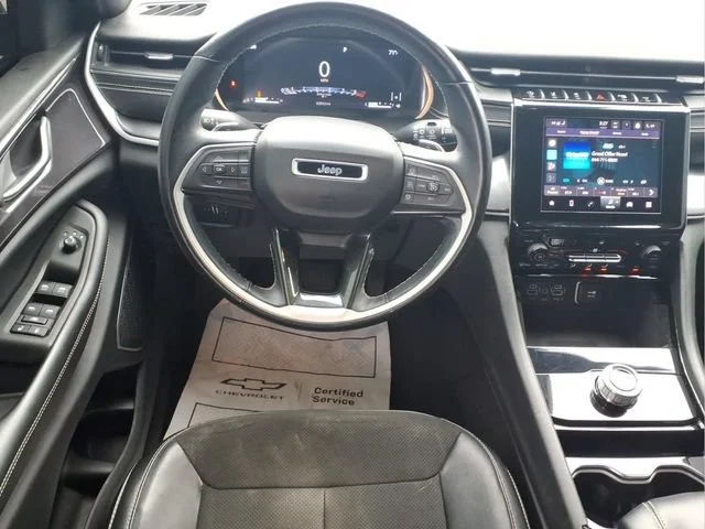 Used 2021 Silver Jeep Altitude 4x4 image 4