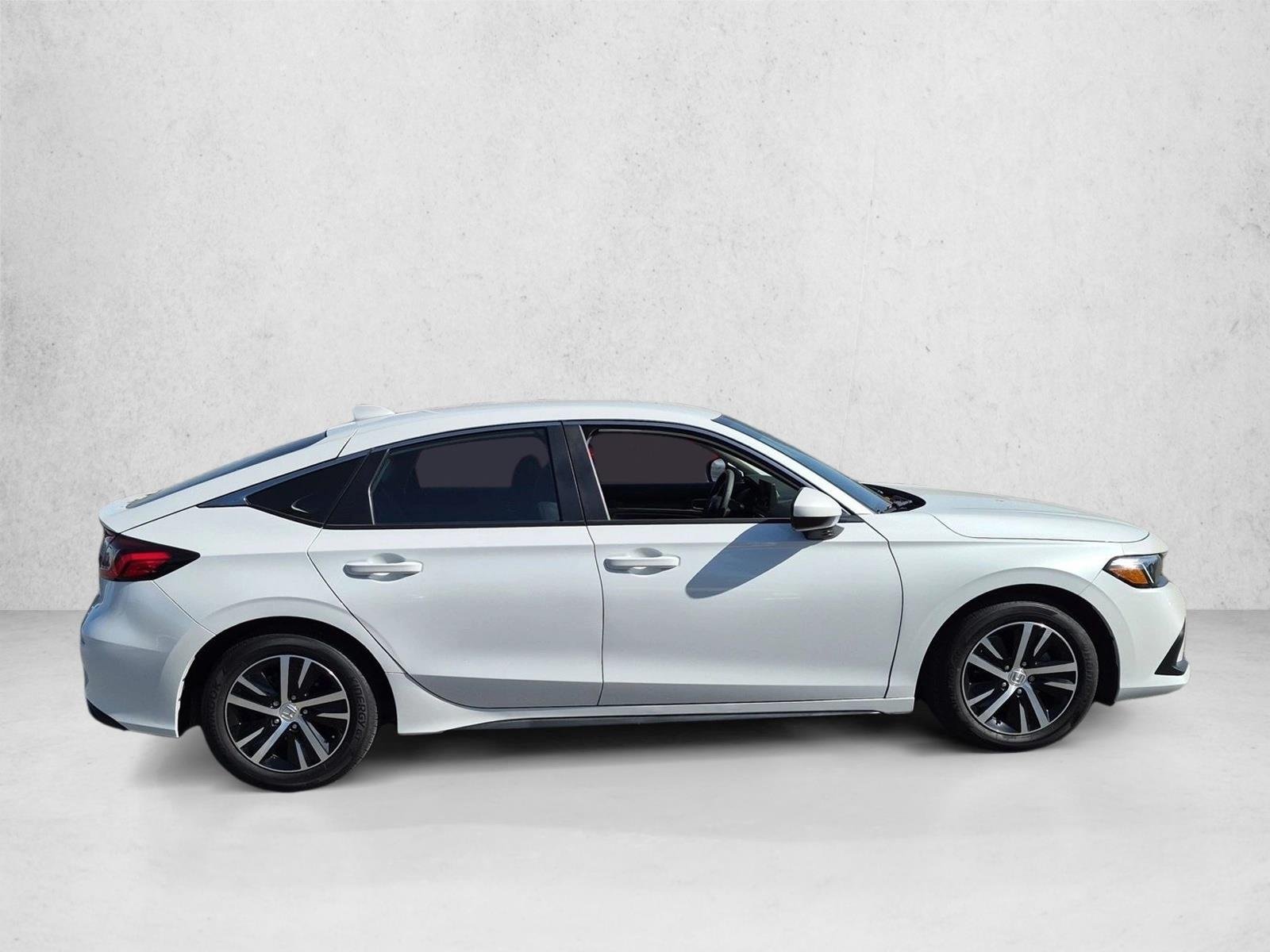 Used 2024 Platinum White Pearl Honda LX image 4