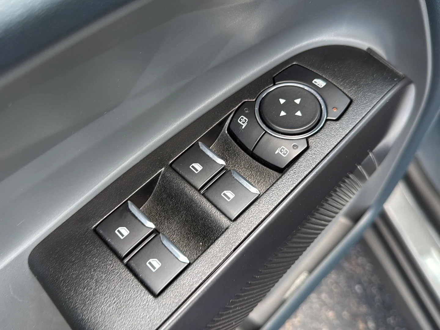 Used 2024 Carbonized Gray Metallic Ford LARIAT image 6