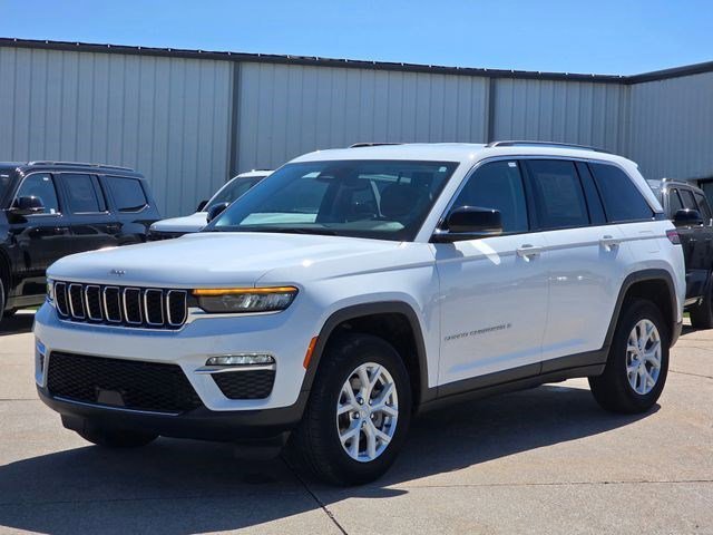 Certified Used 2023 Bright White Clearcoat Jeep Limited image 3