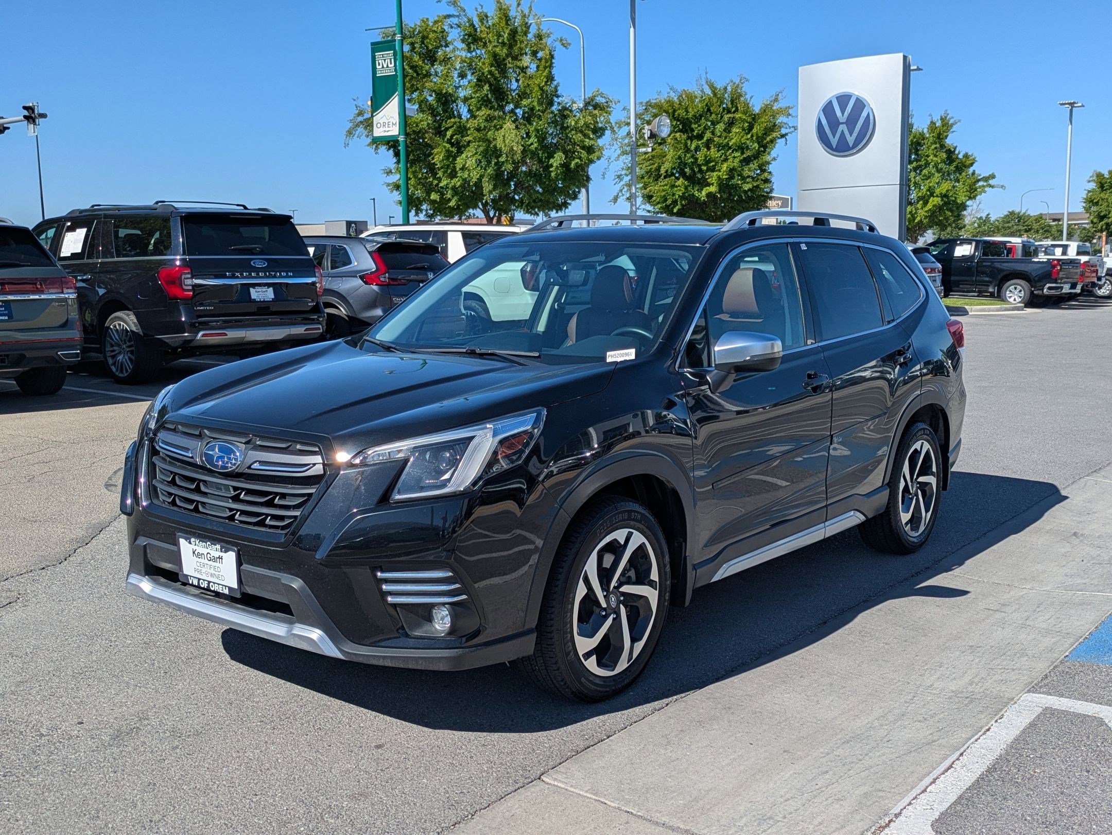 Used 2023 Crystal Black Silica Subaru Touring image 9