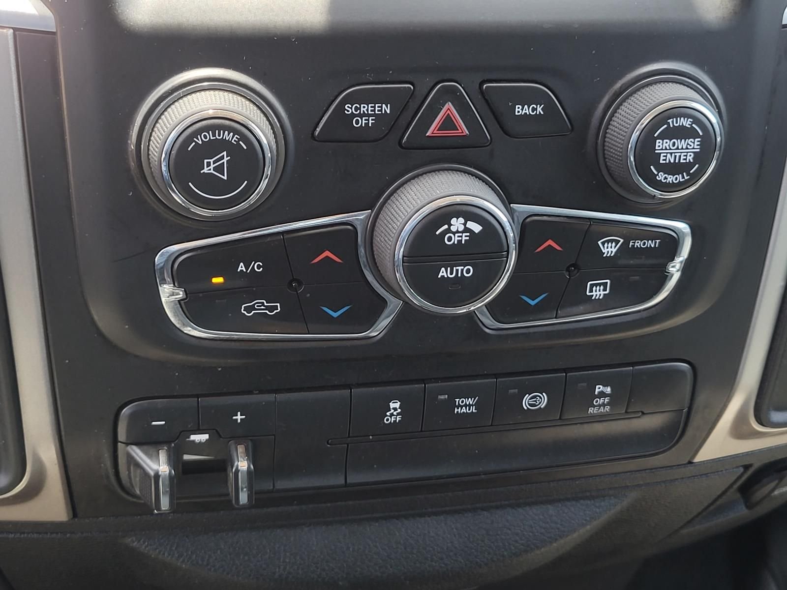 Used 2017 Bright White Clearcoat Ram SLT image 24