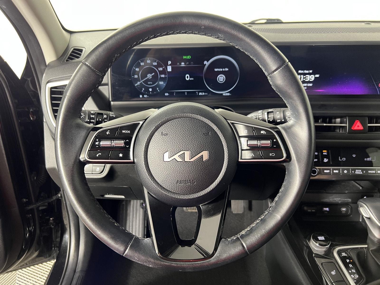 Used 2024 Fusion Black Kia EX image 18