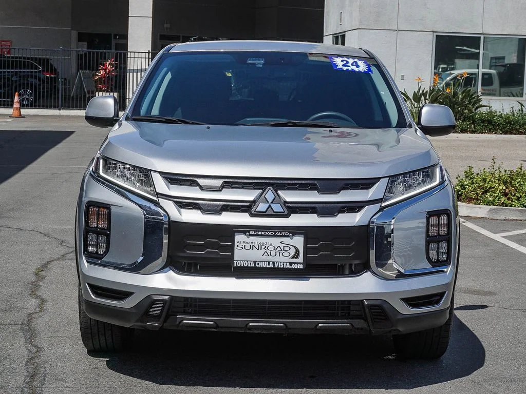 Used 2024 Silver Mitsubishi 2.0 ES image 2