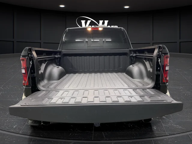 New 2026 Diamond Black Crystal Pearl-Coat Exterior Paint RAM Big Horn/Lone Star image 15