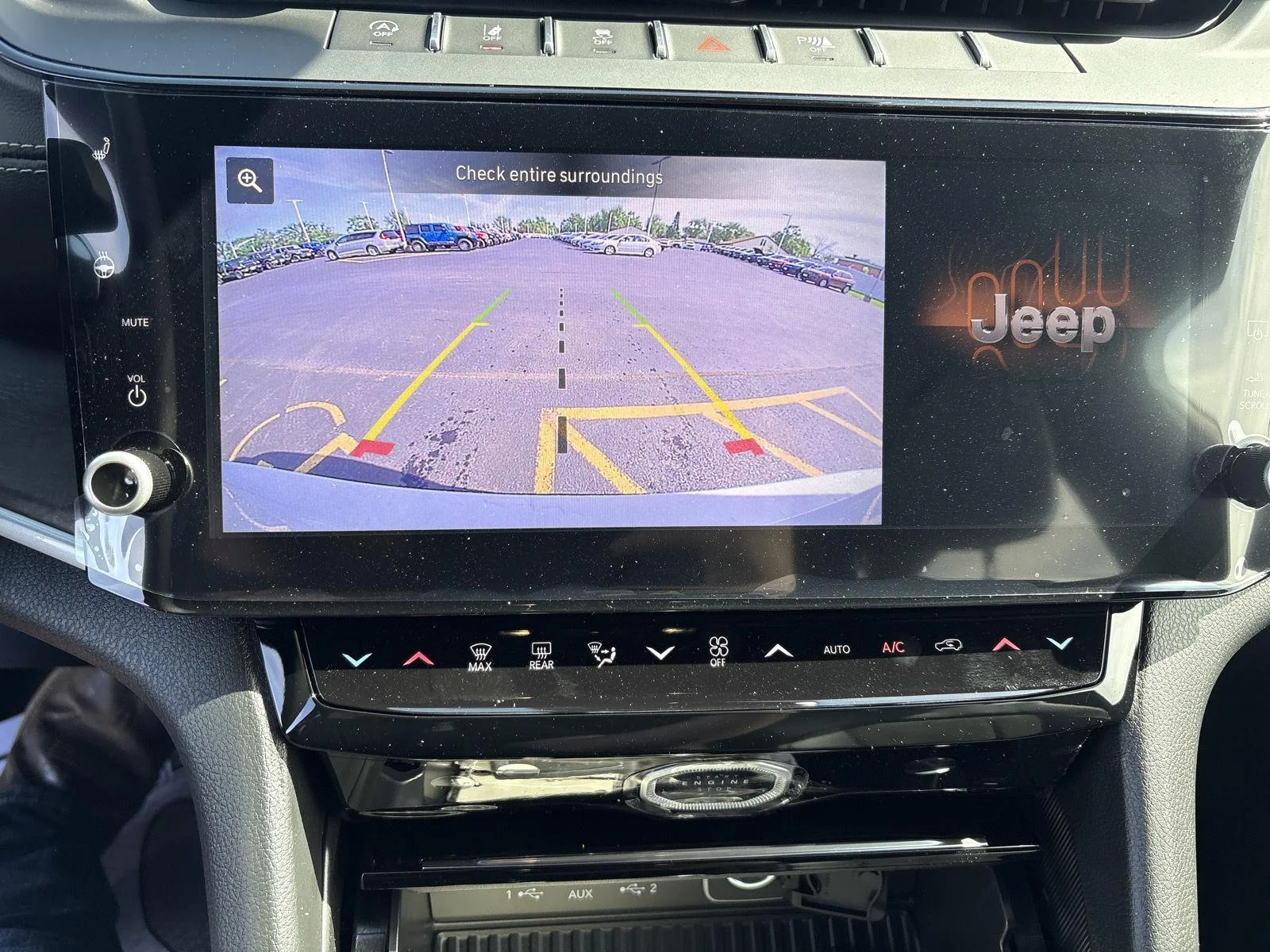 New 2026 Bright White Clearcoat Jeep Laredo Altitude image 24