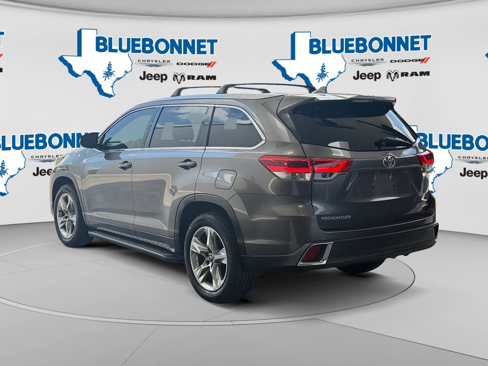 Used 2018 Gray Toyota  image 7