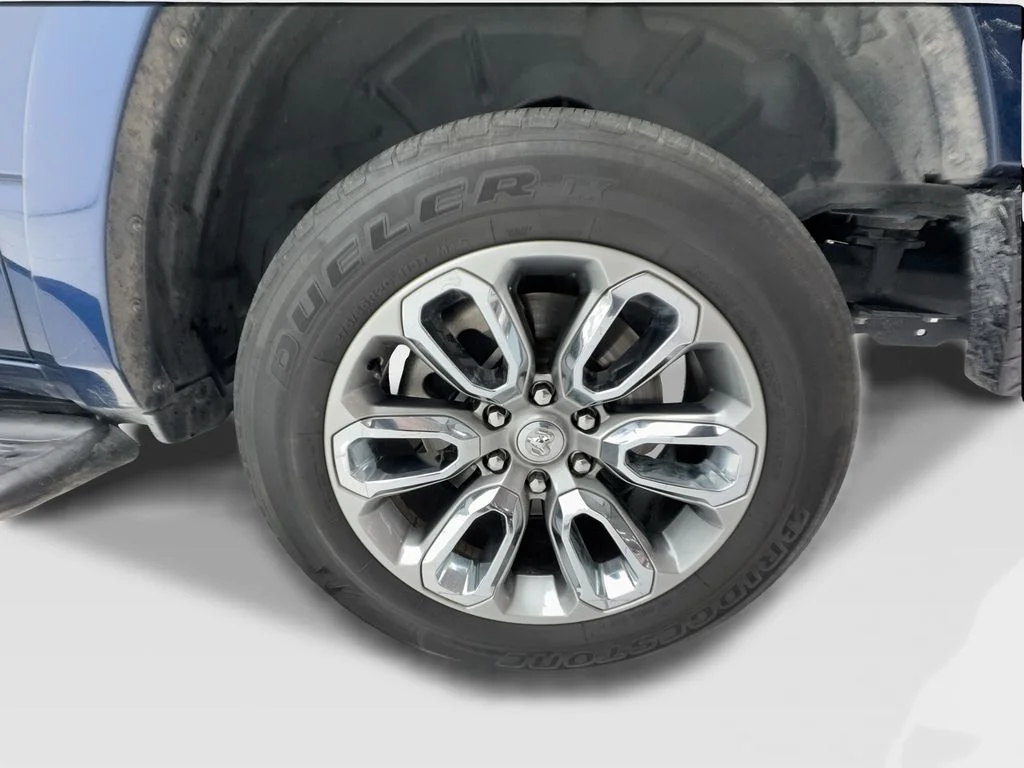 Used 2021 Blue Ram Laramie image 16