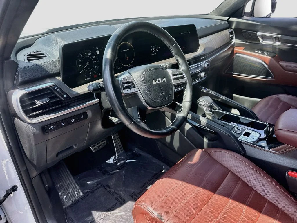 Certified Used 2023 White Kia SX-Prestige image 9