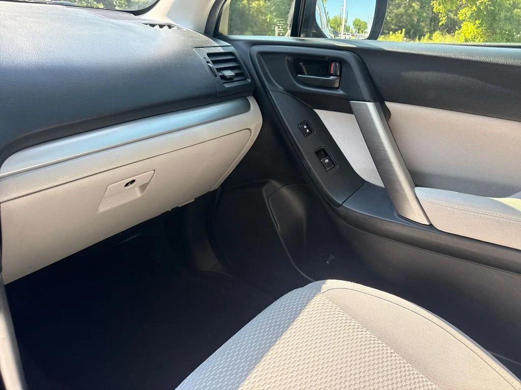 Used 2015 Quartz Blue Subaru 2.5i image 17