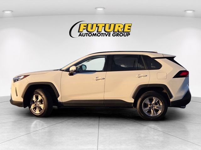 Used 2025 White Toyota XLE image 7