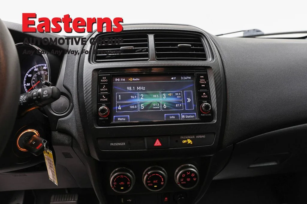 Used 2021 Silver Mitsubishi 2.0 ES image 73