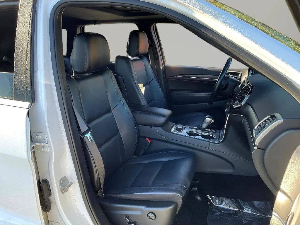 Used 2021 Bright White Clearcoat Jeep Limited image 31