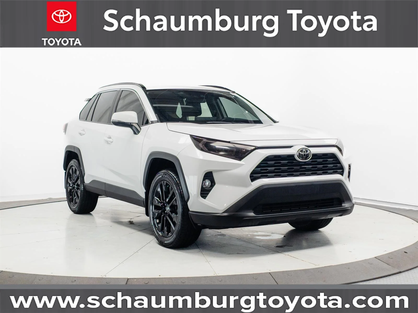 Used 2020 White Toyota XLE Premium image 1