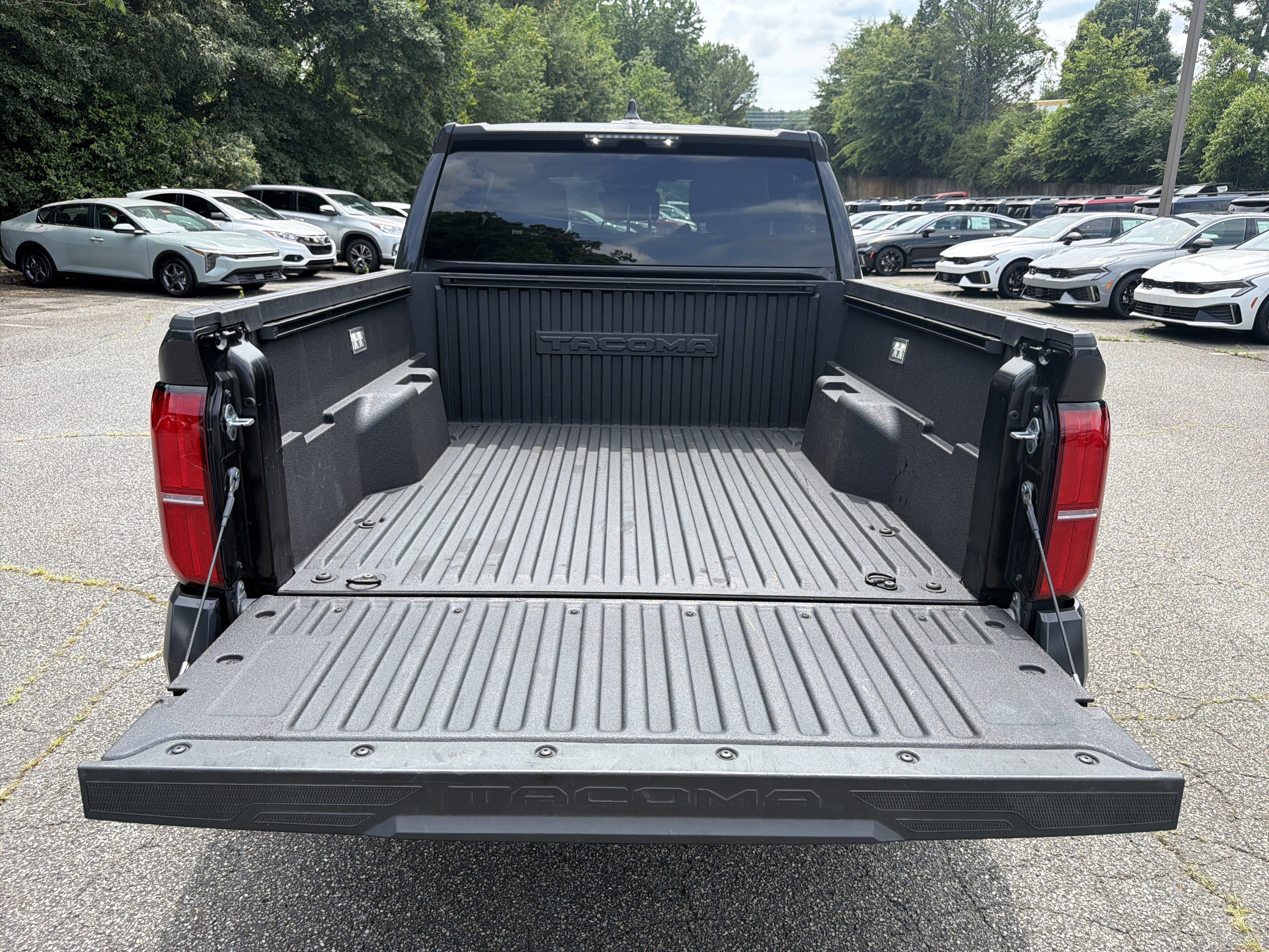 Used 2025 Underground Toyota SR5 image 18