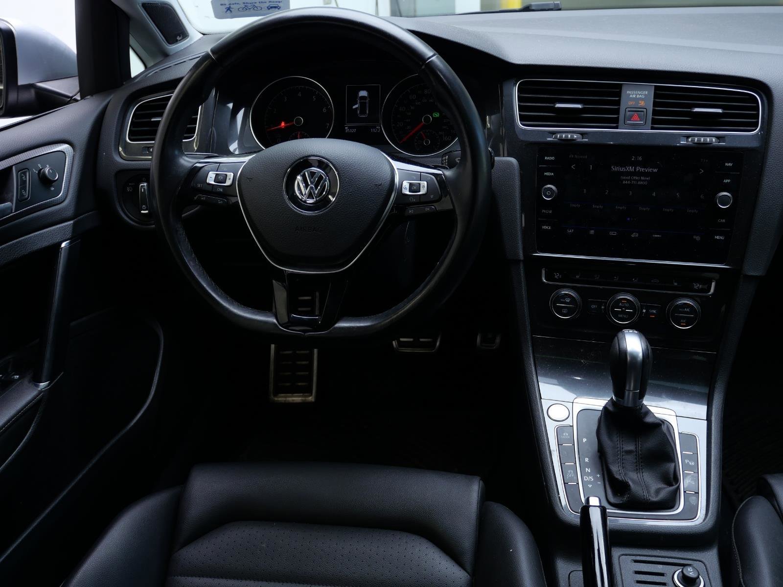 Used 2018  Volkswagen S image 21
