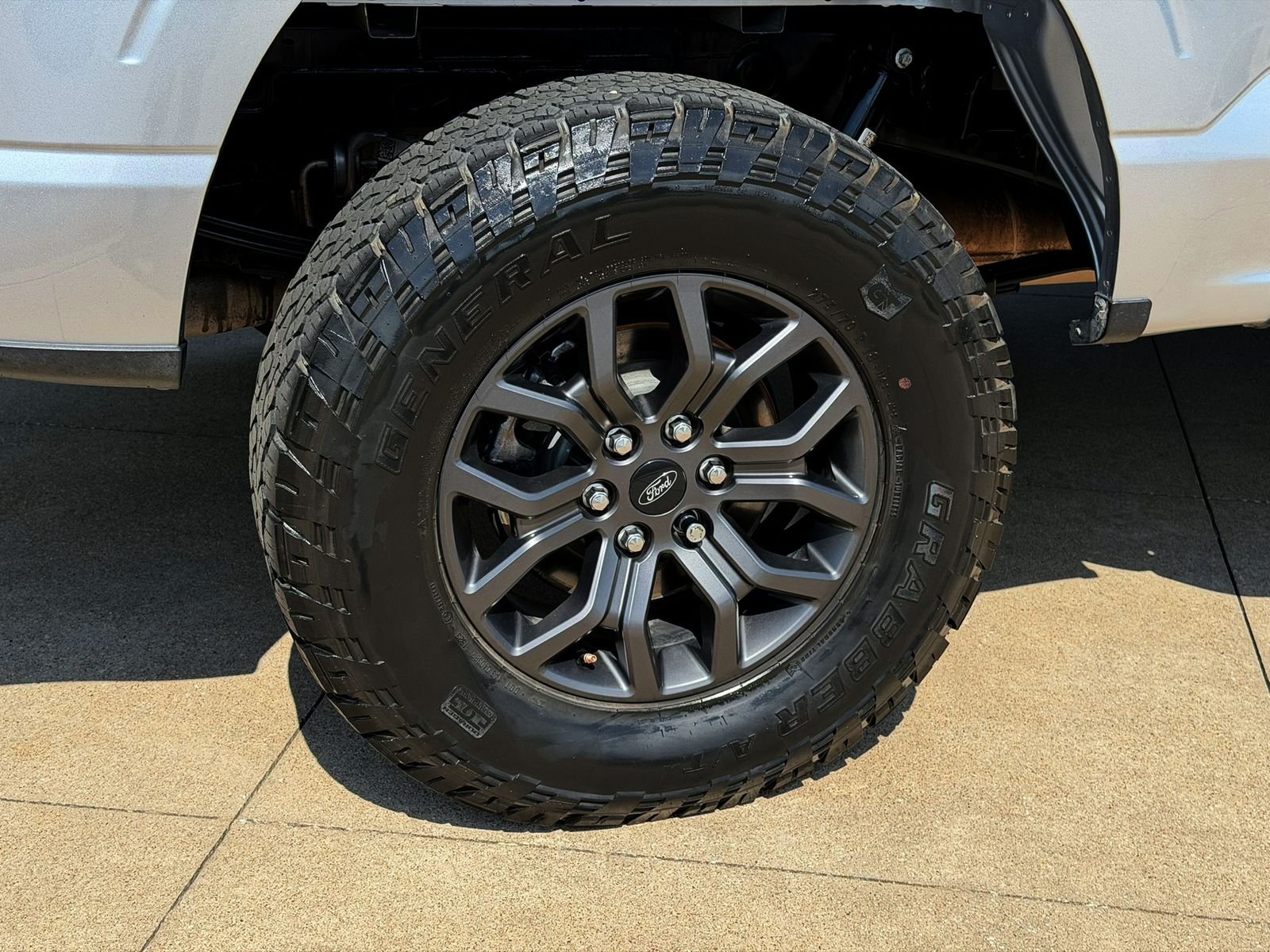 Used 2023 Iconic Silver Metallic Ford Tremor image 8