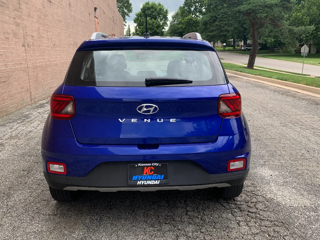 Used 2025 Intense Blue Hyundai SEL image 4