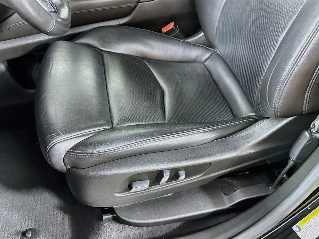 Used 2019 Black Cadillac Premium Luxury image 23