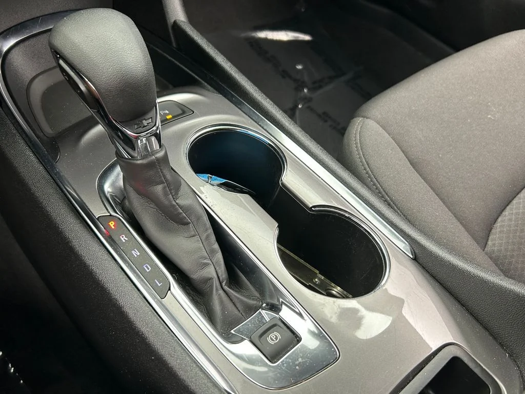 Used 2024 Mineral Gray Metallic Chevrolet LT image 27