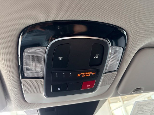 Used 2024 White Pearl Hyundai SEL image 19