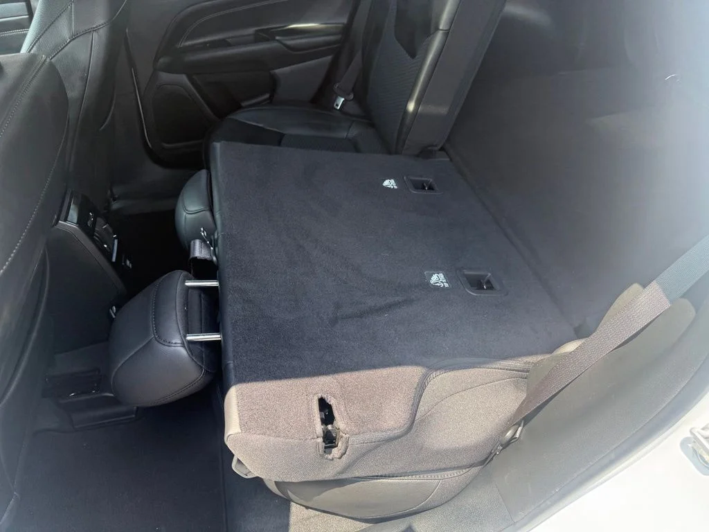 Used 2022 White Jeep Latitude image 31