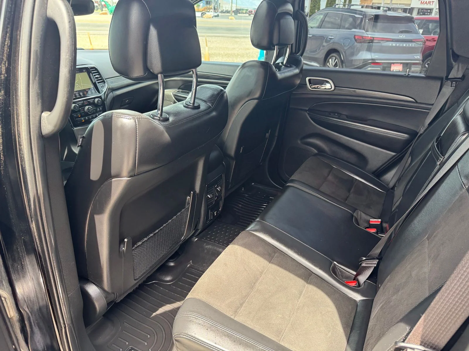 Used 2020 Black Jeep Altitude image 23