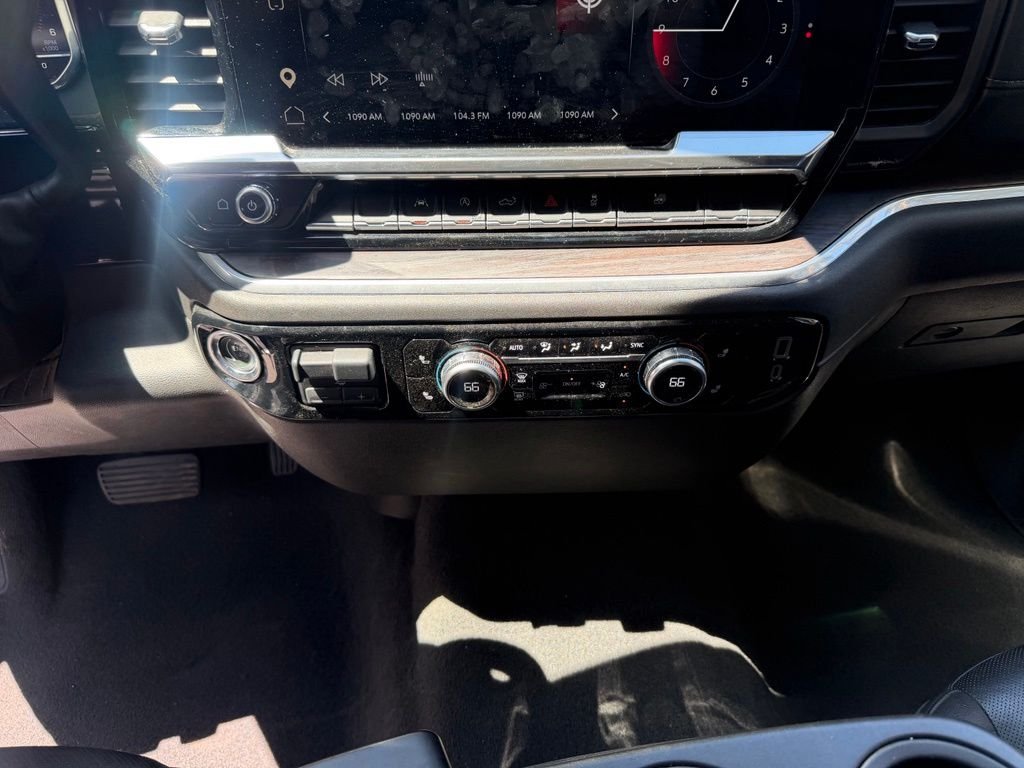 Used 2025 Silver GMC SLT image 23