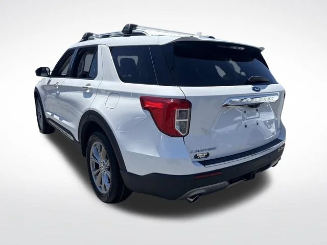 Used 2022 White Ford Limited image 3
