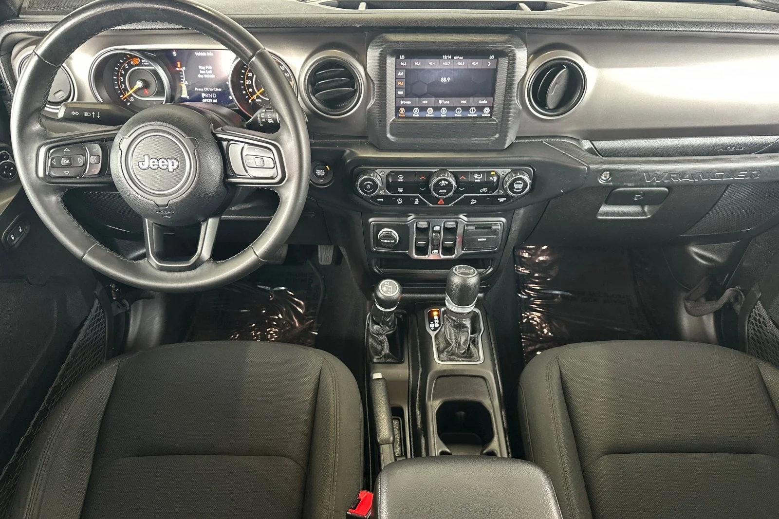 Used 2019 BLACK Jeep Sport image 12