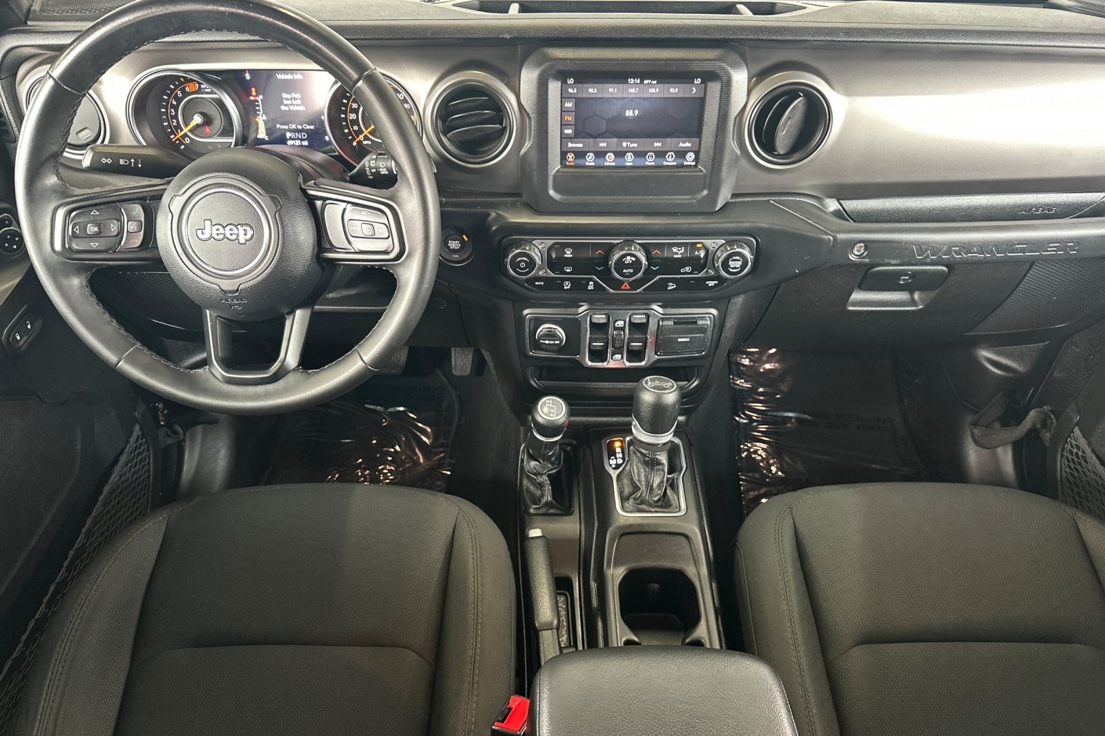 Used 2019 BLACK Jeep Sport image 12